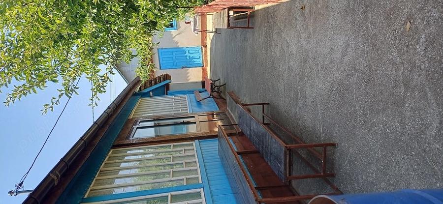 Casă cu 2 camere cu Teren 1000 Mp în Vânători