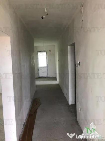 Casă cu 9 camere cu Canalizare în Cornetu