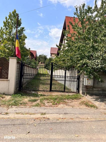 Casă cu 6 camere cu Teren 732 Mp în Central
