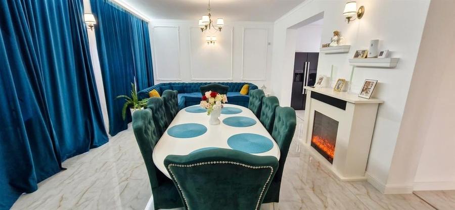 Casă cu 6 camere cu Teren 370 Mp în Haieu