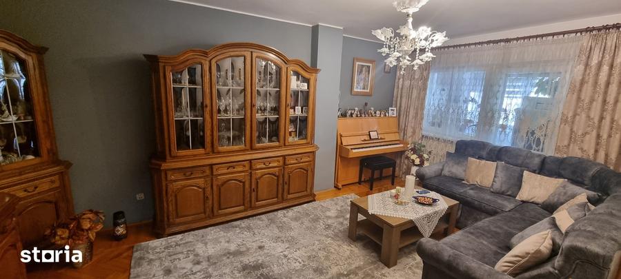 Apartament cu 3 camere în Central