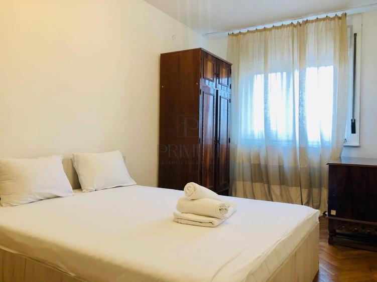 Apartament cu 4 camere decomandat în Central