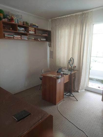 Apartament cu 3 camere decomandat în Politehnica