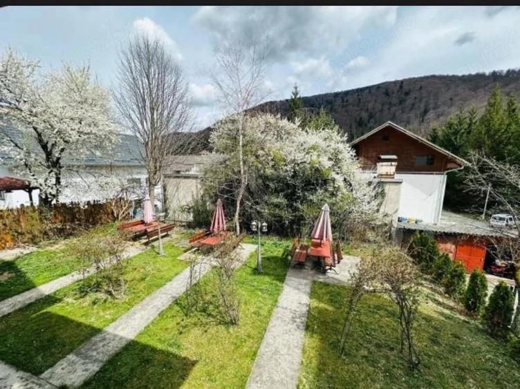 Casă cu Teren 750 Mp în Central