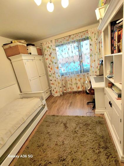 Apartament cu 3 camere decomandat, mobilat în Borhanci
