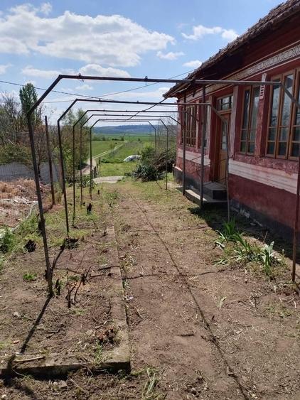 Casă cu 3 camere în Bădoși