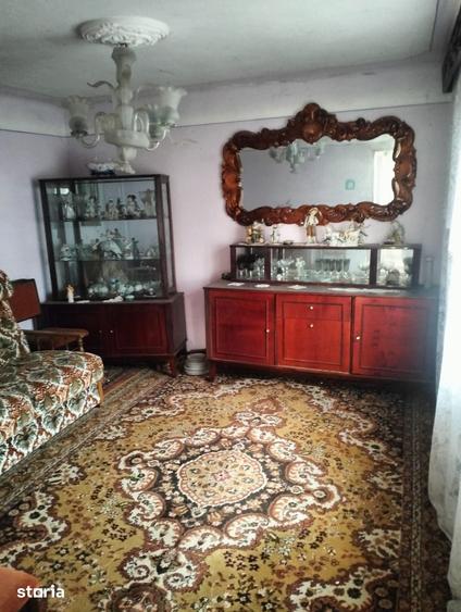 Casă cu 4 camere cu Teren 1400 Mp în Sud