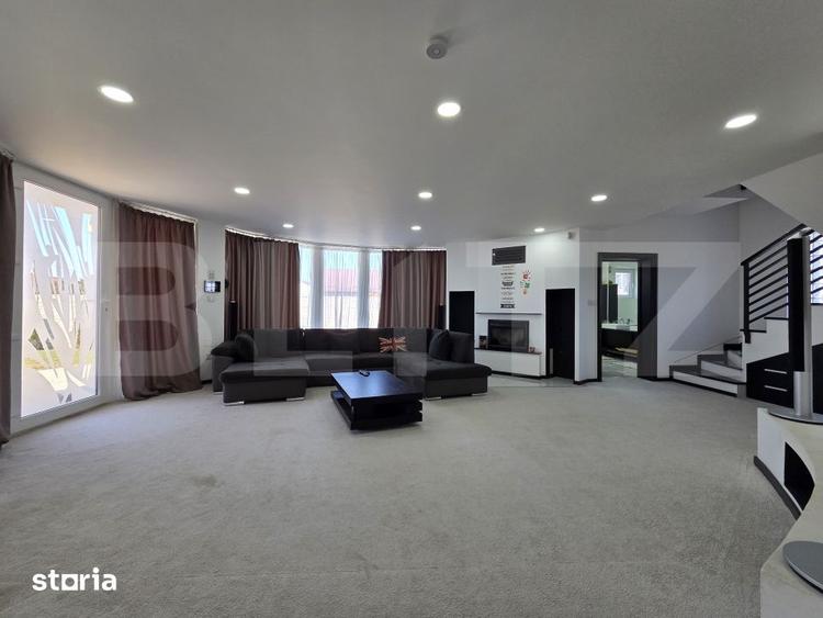 Casă cu 6 camere cu Teren 1304 Mp în Ulmi