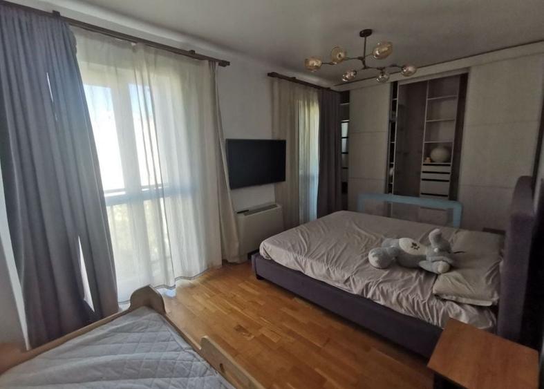 Apartament cu 3 camere decomandat, mobilat în Calea Călărașilor