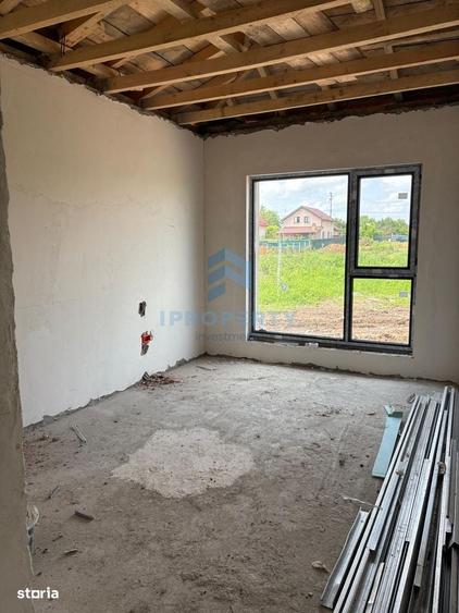 Casă cu 4 camere în Moara Vlăsiei