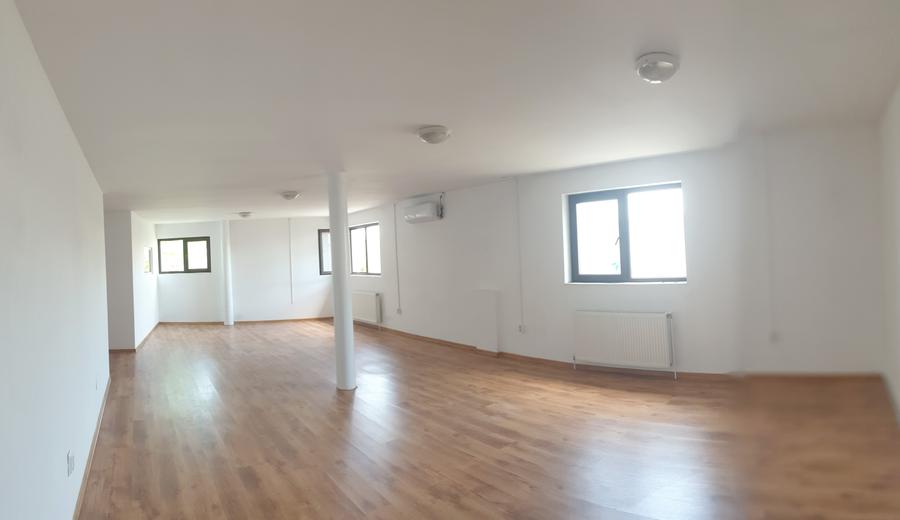 Birou, de 75 mp, în Podul de Piatră