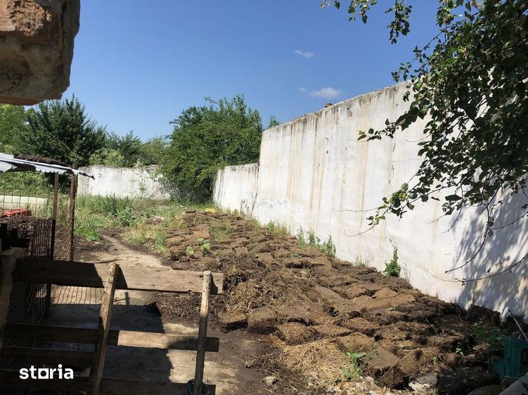 Teren de 8160 mp, în Rădoiești