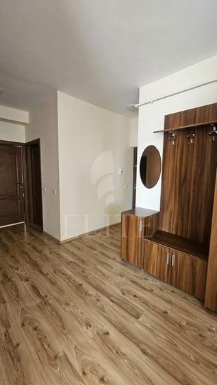 Apartament cu 4 camere semidecomandat, mobilat în Zorilor