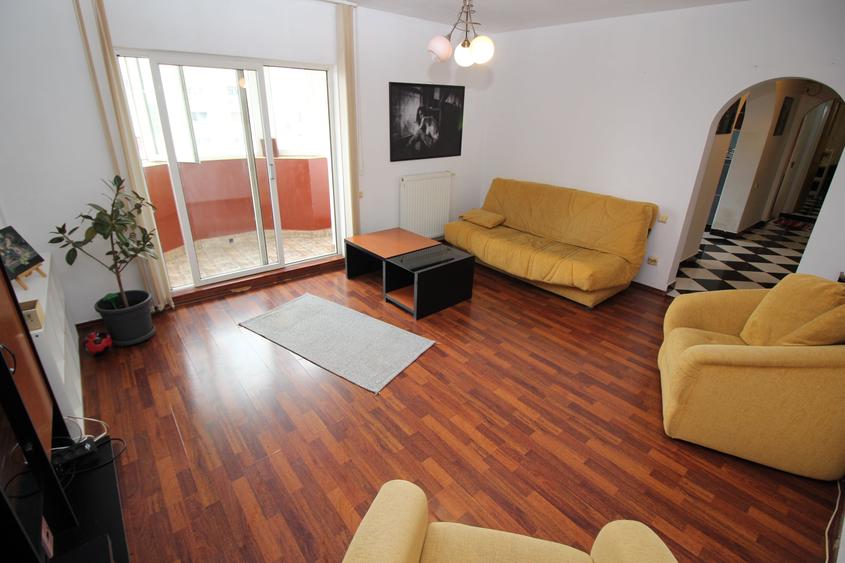 Apartament cu 2 camere decomandat în Eroii Revoluției