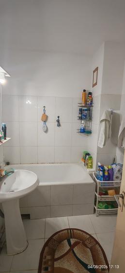 Apartament cu 3 camere decomandat în Energiei