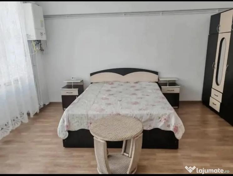 Garsonieră decomandată în Central