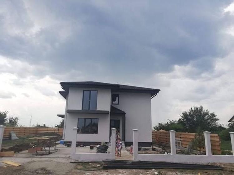 Casă cu 4 camere în Valea Ursului