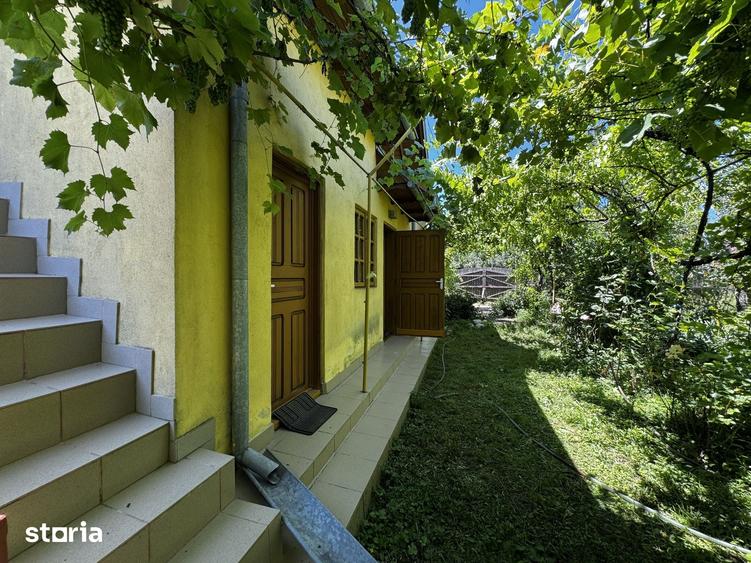 Casă cu 2 camere cu Teren 1580 Mp în Central