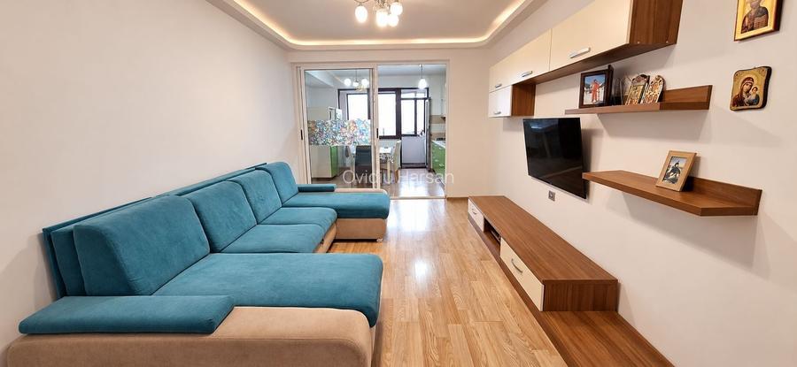 Zona Coresi, complex Isaran, apartament cu 3 camere de 82mp, 176000 E