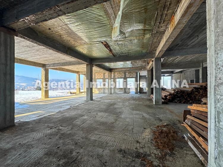 Spațiu comercial, de 2,500 mp, în 700