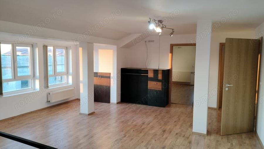 Apartament cu 4 camere, mobilat în Girocului