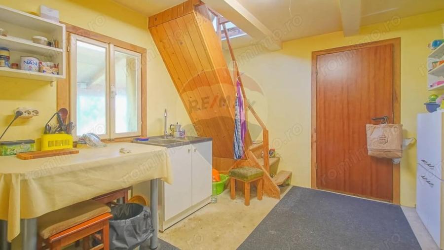 Casă cu Teren 8100 Mp în Ucea