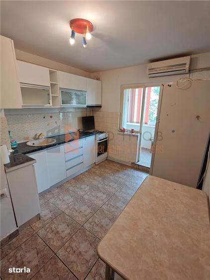 Apartament cu 2 camere decomandat, mobilat în Unirii Sud