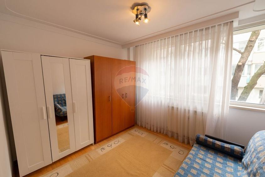 Apartament cu 3 camere semidecomandat, mobilat în Floreasca
