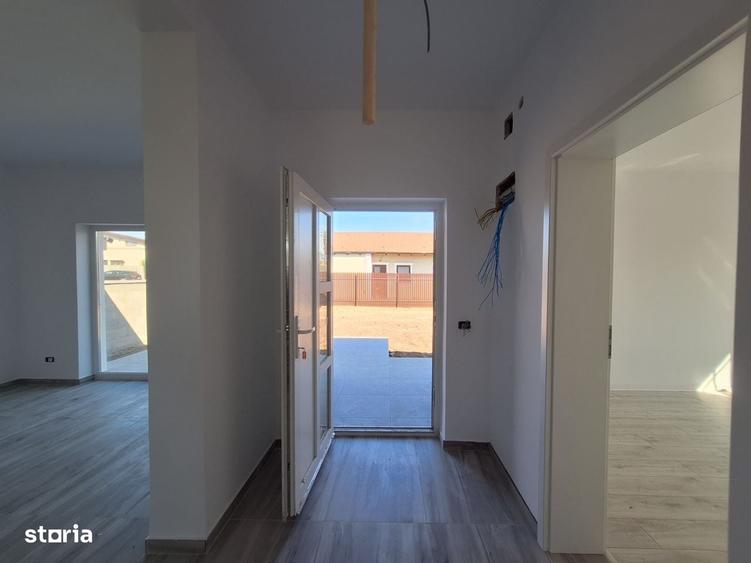 Casa individuala in Sanandrei-70 mp-3 camere-toate utilitatile-strada - 2