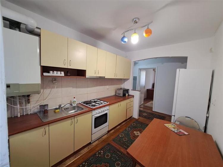 Apartament cu 3 camere decomandat, mobilat în Gheorgheni