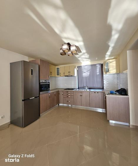 Casă cu 4 camere cu Teren 490 Mp în Central