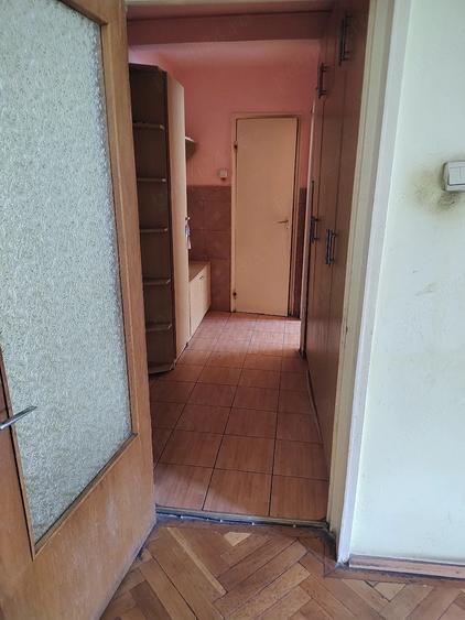 Apartament cu 4 camere semidecomandat în Central