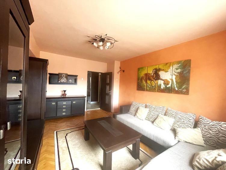Apartament cu 3 camere decomandat în Tolstoi