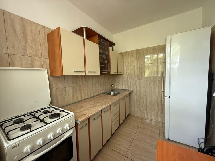 Apartament cu 2 camere semidecomandat, mobilat în Domenii