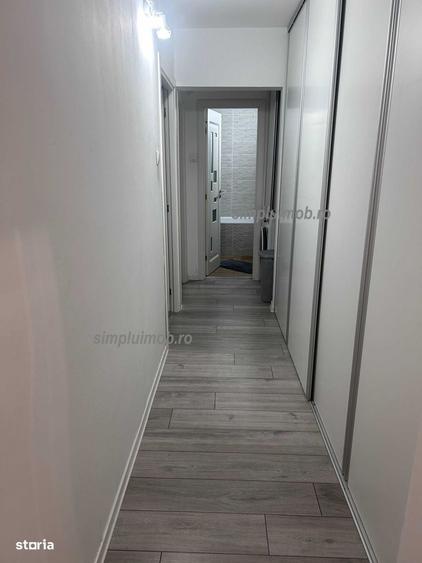 Apartament cu 3 camere decomandat în Titan