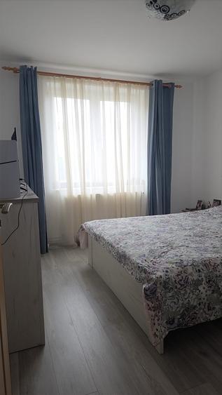 Vand apartament 2 camere central,Unirii,decomandat,etaj 1,renovat recent, langa scoala Alexandru Stefulescu . Pret 83000 negociabil, 0767716515. - 7