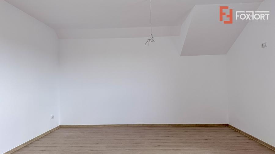 Duplex cu 4 camere cu Canalizare în Moșnița Veche
