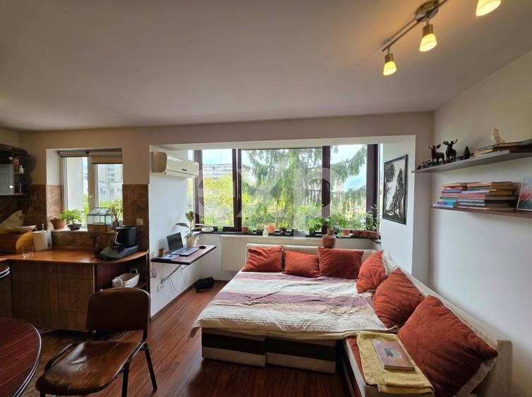 Apartament cu 4 camere semidecomandat, mobilat în Mănăștur