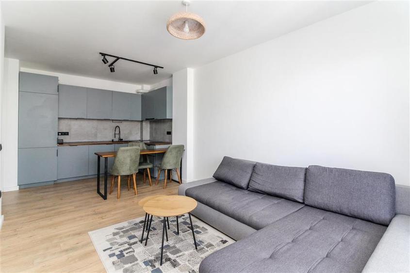 Apartament cu 2 camere semidecomandat, mobilat în Mărăști