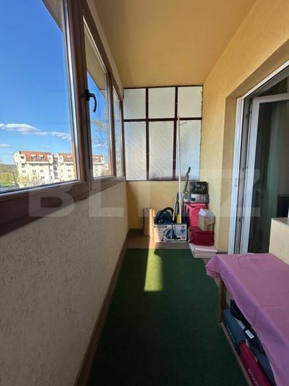 Apartament cu 4 camere decomandat, mobilat în Central