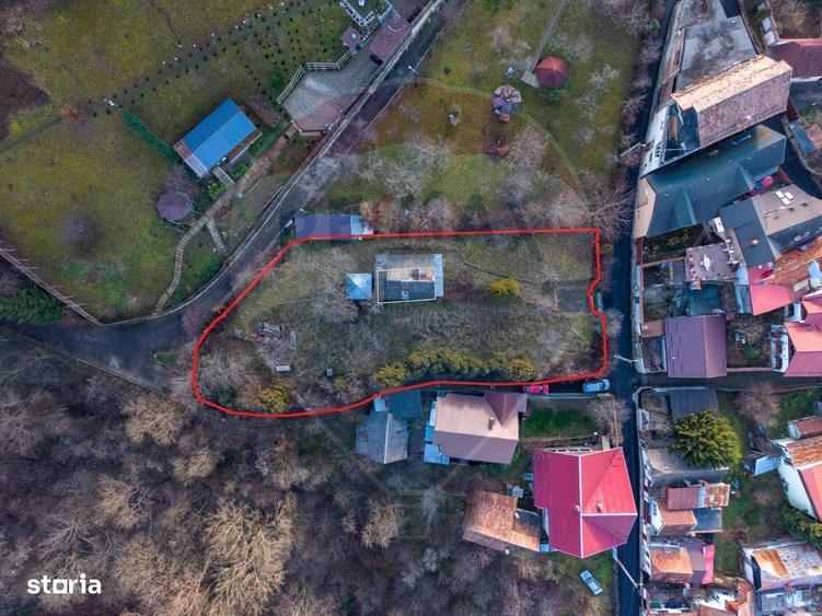 Casă cu 3 camere cu Teren 1498 Mp în Central