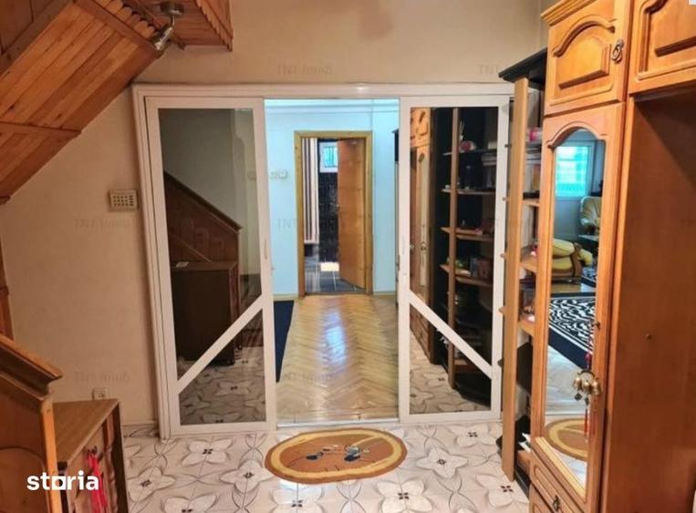 Apartament cu 5 camere decomandat, mobilat în Militari