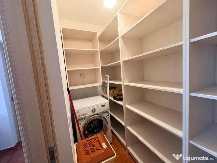 Apartament cu 3 camere semidecomandat în Central