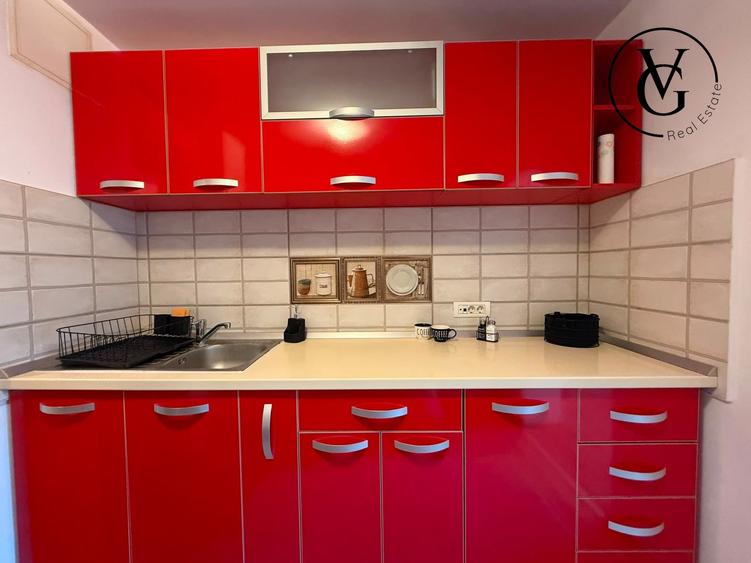 Apartament cu 3 camere decomandat, mobilat în Faleza Nord