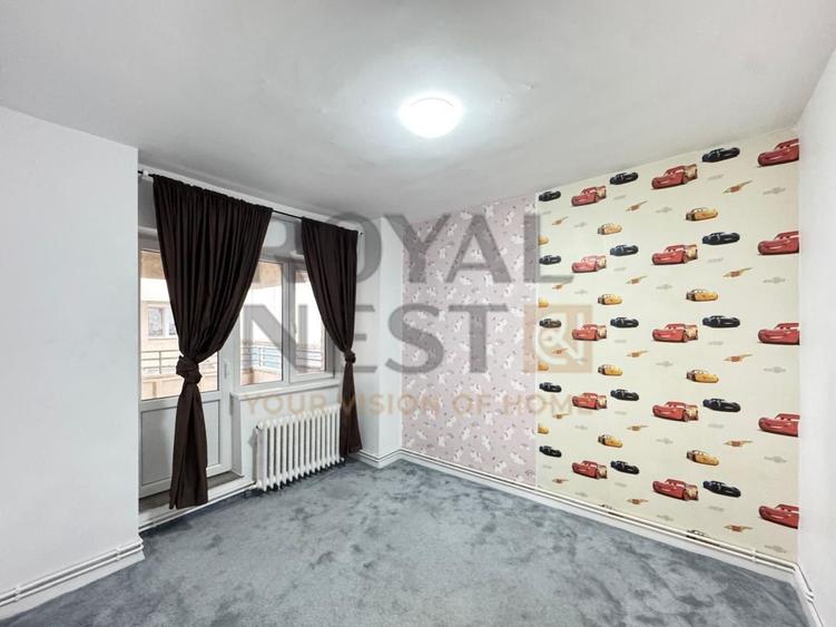 Apartament cu 4 camere decomandat în 15 Noiembrie