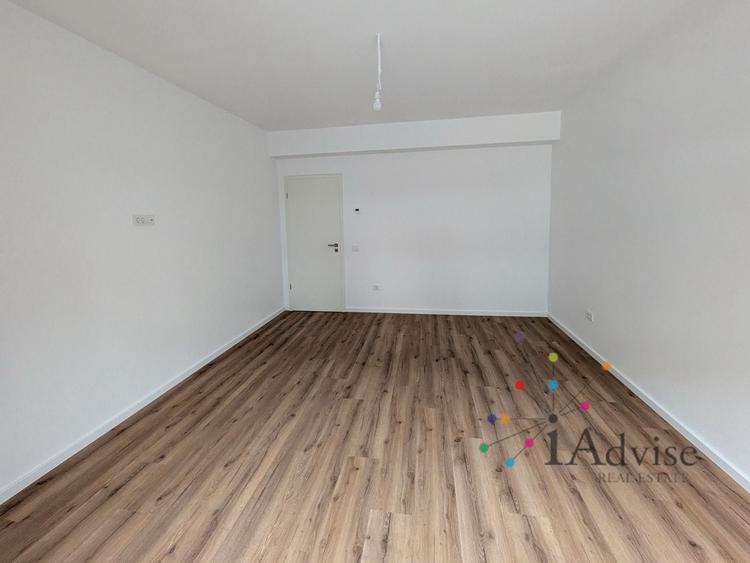 Apartament cu 2 camere decomandat în Tractorul