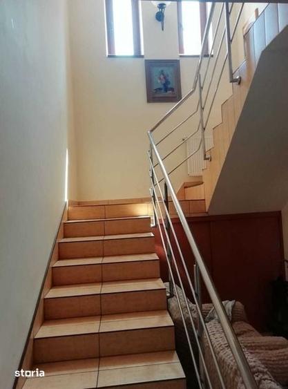 Casă cu 4 camere cu Teren 200 Mp în Berceni