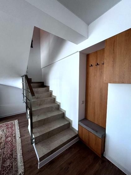 Apartament cu 3 camere decomandat, mobilat în Parcul Carol