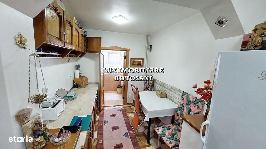 Apartament cu 2 camere decomandat în Manolești