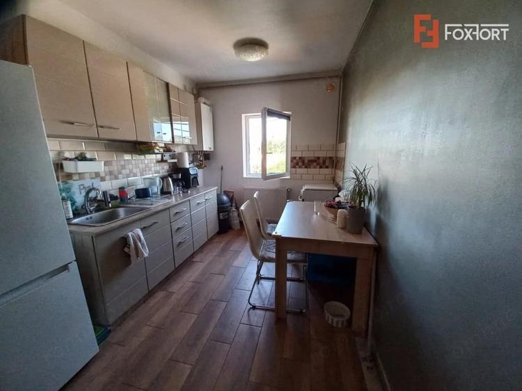 Apartament cu 3 camere semidecomandat în UMT
